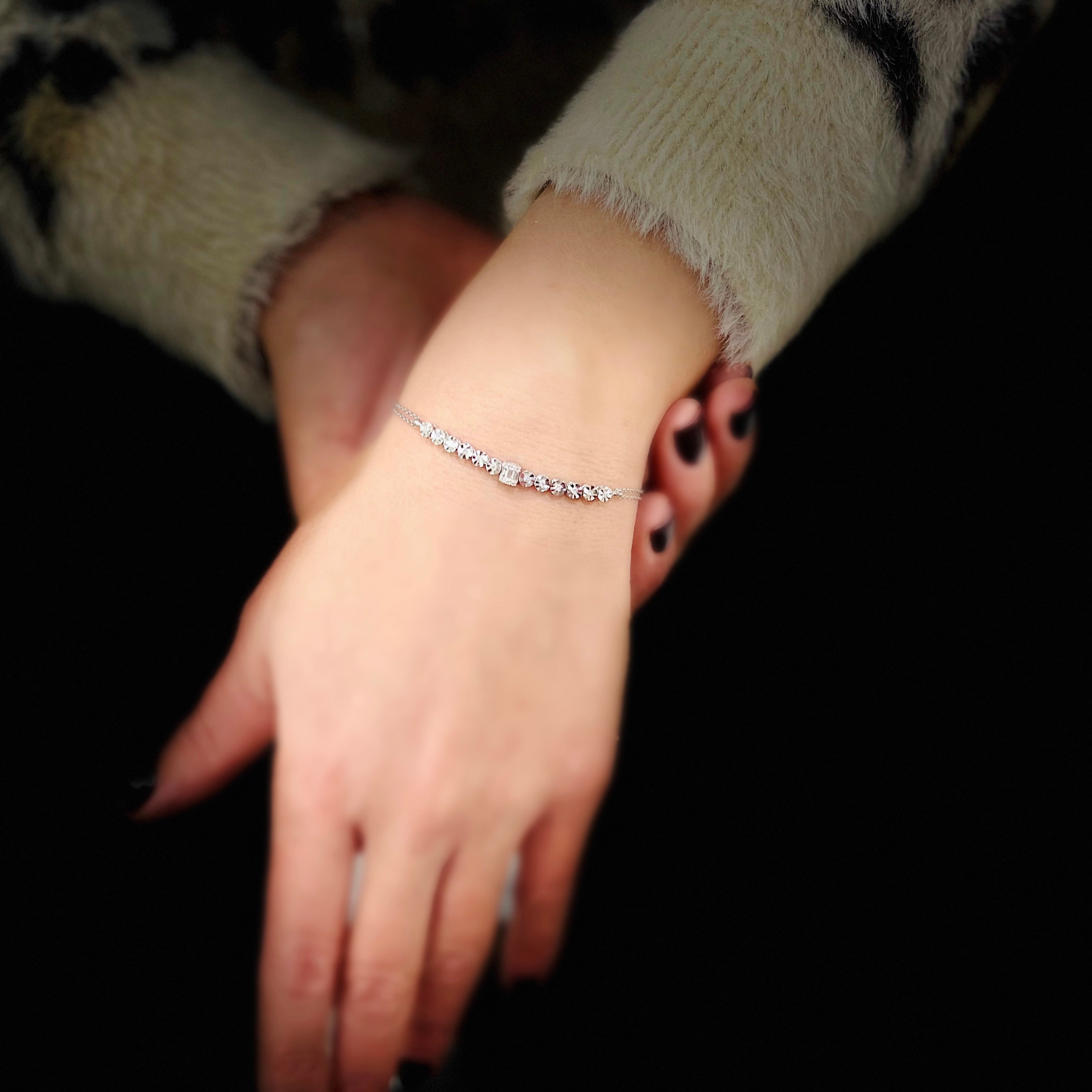 Гривна с диаманти 0.16 карата